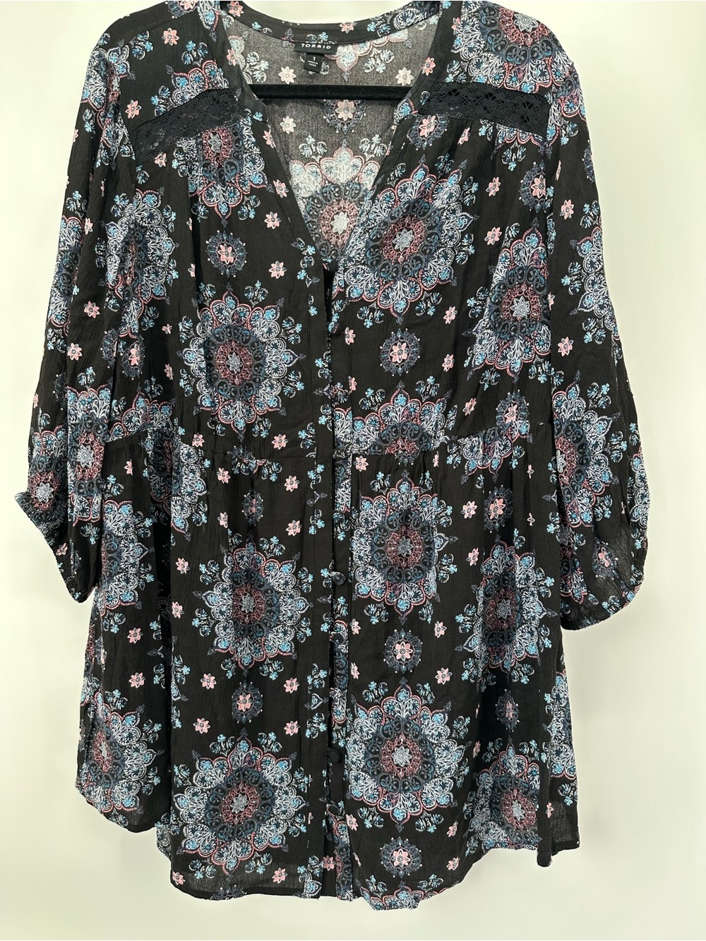 Torrid Size 1 Black Flowy Paisley Boho Button-Front Tunic